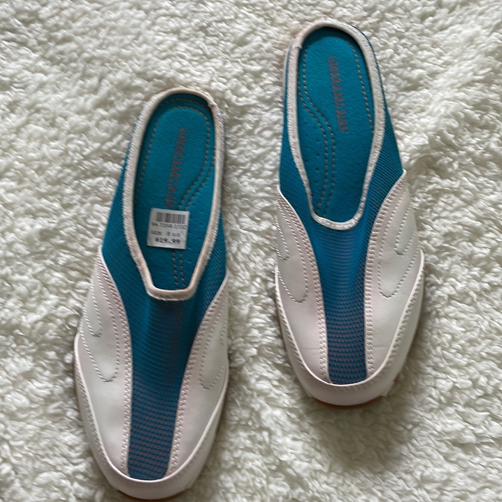 Payless Lower East Side White Carter Mule in White/Turquoise Size- 8 1/2 NWT